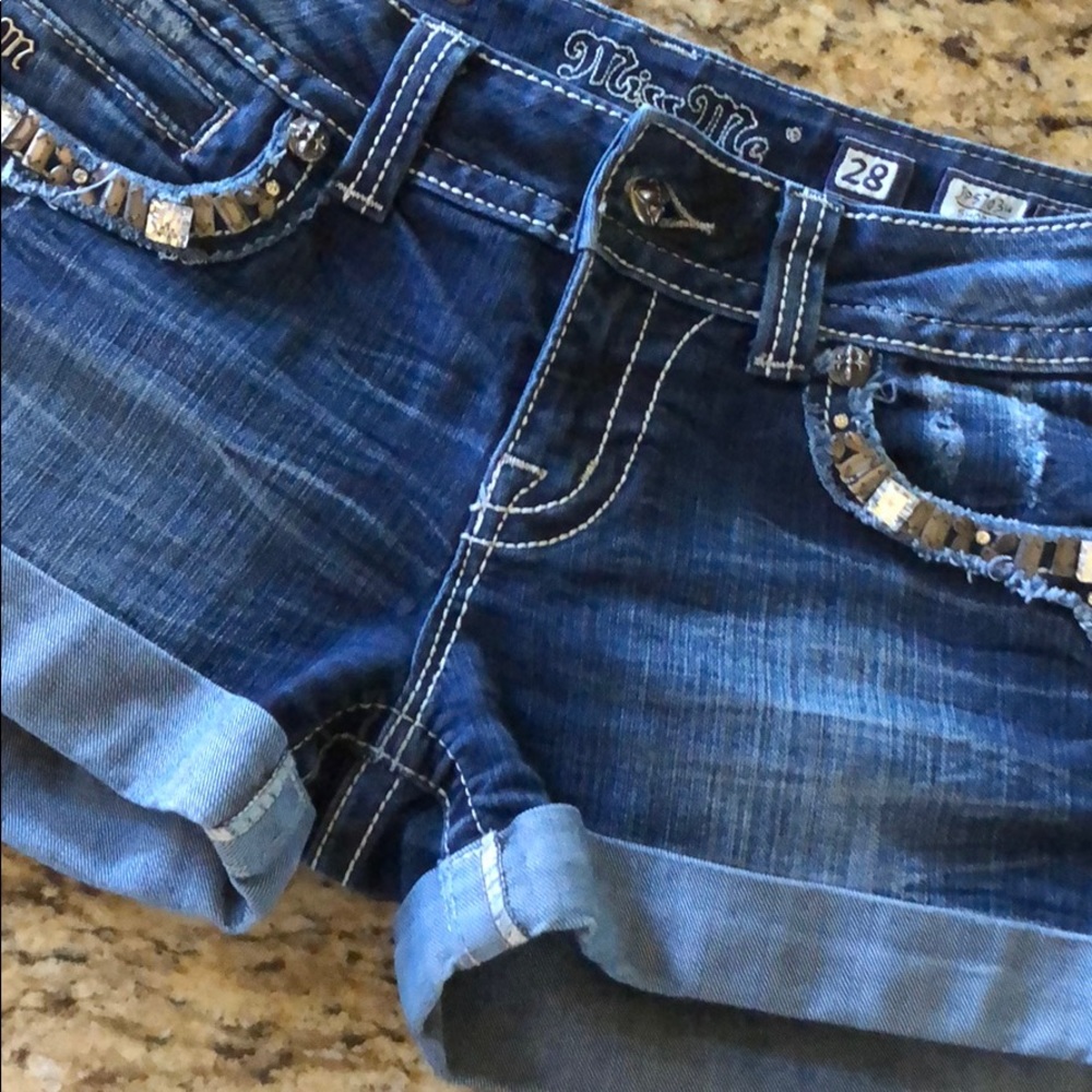 Adorable Miss Me bling shorts 28